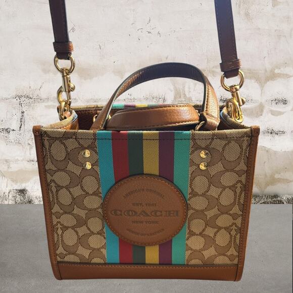 Coach Dempsey Tote 22 In Signature Jacquard With Stripe And Coach Patch - Picture 1 of 9
